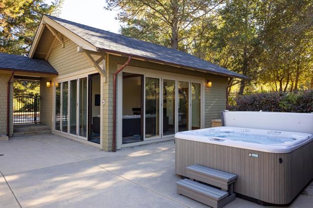 420 Bonnie Brae, Santa Cruz CA: https://media.crmls.org/mediaz/d4002e5d-b3e8-4dc2-9538-c81bc06d9518.jpg