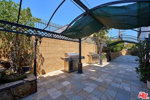 3061 W 12th Place, Los Angeles CA: https://media.crmls.org/mediaz/d40091b5-6c61-4f2b-acf8-1085d6b89ef9.jpg