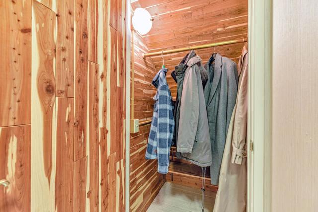 59 Skyline Crest Dr, Monterey CA: https://media.crmls.org/mediaz/d400a6f8-03d2-4301-92a4-4810864f5503.jpg