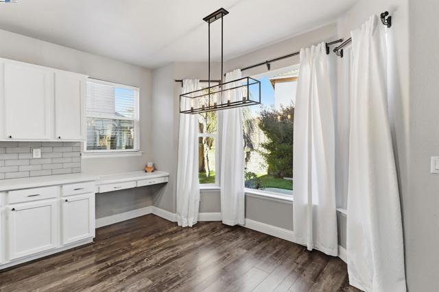 5512 Sagehen Ct, Loomis CA: https://media.crmls.org/mediaz/d4016c1c-c8cb-414f-8e2d-cca1bec67ea7.jpg