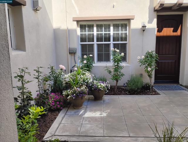 7840 Stoneleaf Drive, San Ramon CA: https://media.crmls.org/mediaz/d401d464-abf8-4664-b312-13c5faeb1e6f.jpg