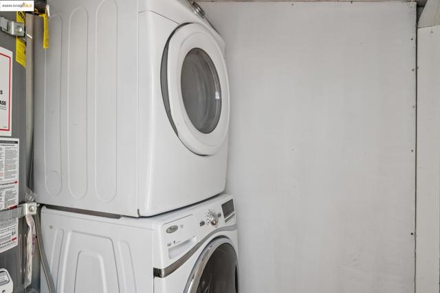 1063 32Nd St, Oakland CA: https://media.crmls.org/mediaz/d4024125-bcb8-44d0-9325-8ce3b6d7a89c.jpg