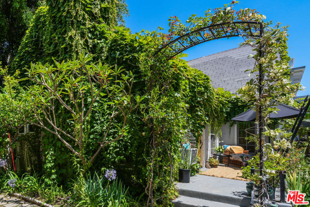 523 S Coronado Street, Los Angeles CA: https://media.crmls.org/mediaz/d402b8f1-e30d-4088-b66e-6c15e7ae3085.jpg