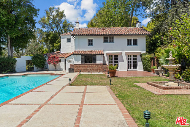 808 Woodacres Road, Santa Monica CA: https://media.crmls.org/mediaz/d402cd83-4e13-46de-a682-1928190c0e3a.jpg