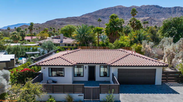 42602 Rancho Mirage Lane, Rancho Mirage CA: https://media.crmls.org/mediaz/d402e852-77f8-44bc-9200-c555b930088a.jpg