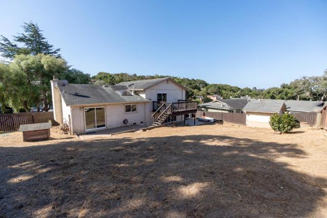 15105 Charter Oak Boulevard, Salinas CA: https://media.crmls.org/mediaz/d40357ee-add9-4b27-9a48-330d78957a8e.jpg