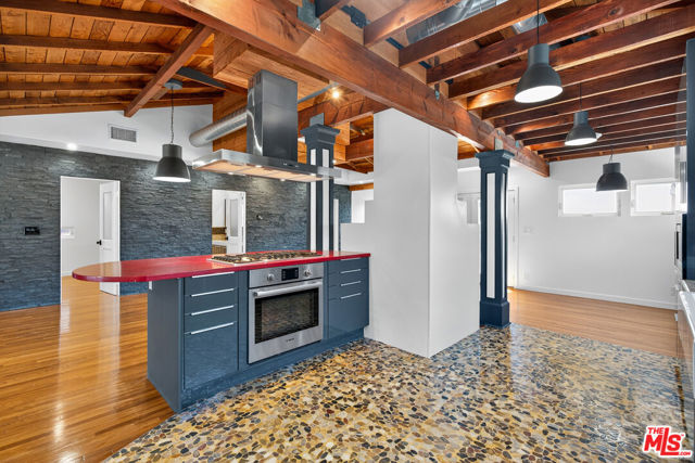 2121 Marine Street, Santa Monica CA: https://media.crmls.org/mediaz/d403a525-4f5e-4978-b7b2-0524dafb91e2.jpg