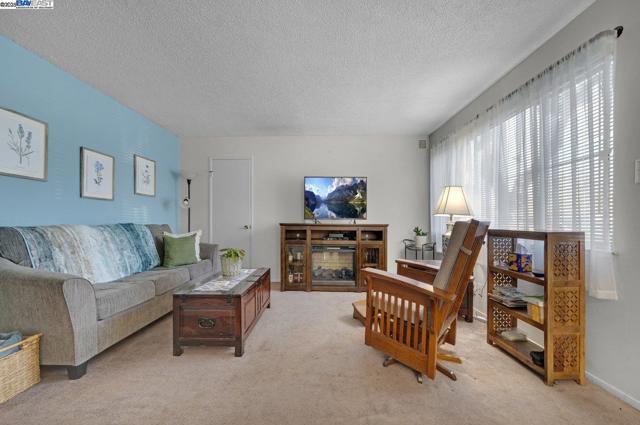 1738 7Th St, Berkeley CA: https://media.crmls.org/mediaz/d404726a-d8f7-47ad-9436-60221448572d.jpg