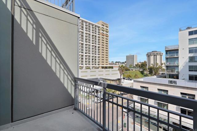 Detail Gallery Image 33 of 54 For 1580 Union St #706,  San Diego,  CA 92101 - 2 Beds | 2 Baths