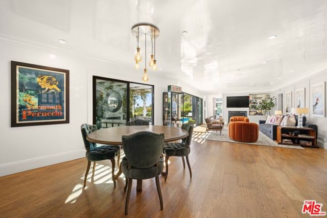 1640 N Kings Road, Los Angeles CA: https://media.crmls.org/mediaz/d4068993-da14-477f-b581-b4fe15c44d09.jpg