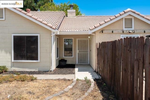 1927 Babbe St, Oakley CA: https://media.crmls.org/mediaz/d406e124-5fbe-437c-ac04-0ccf048e3aab.jpg