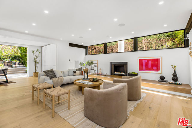 366 N Kenter Avenue, Los Angeles CA: https://media.crmls.org/mediaz/d4077a5a-5029-47bd-9a9c-ed0f0e7a51c5.jpg