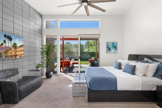 1069 Azure Court, Palm Springs CA: https://media.crmls.org/mediaz/d40787d9-2ee6-42cb-8e53-3d924d6b2cc9.jpg
