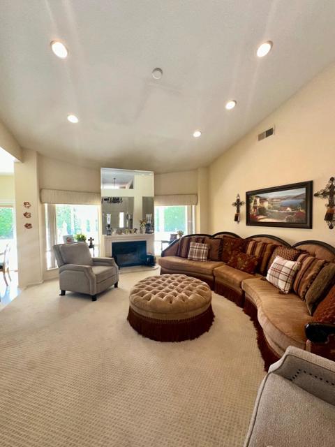 77671 Barons Circle, Palm Desert CA: https://media.crmls.org/mediaz/d4078bec-0630-4e18-82a3-e2133229e727.jpg