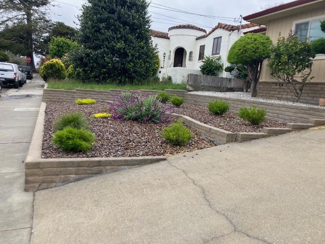 639 Belden Street, Monterey CA: https://media.crmls.org/mediaz/d40803b4-7557-4953-963d-75dc5e4b61de.jpg