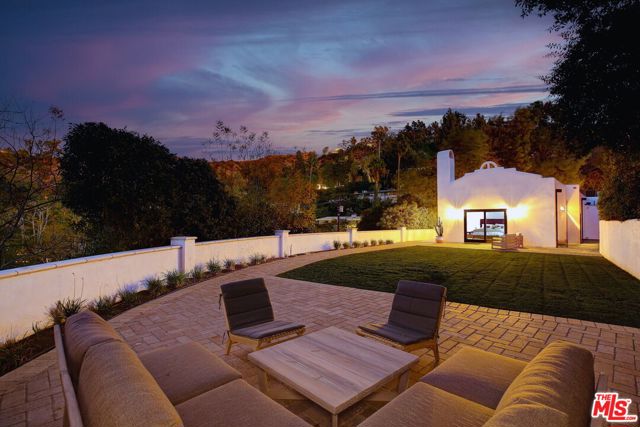 2570 Nichols Canyon Road, Los Angeles CA: https://media.crmls.org/mediaz/d40918ad-52d9-414c-a6f8-4f99a1cd4dd8.jpg