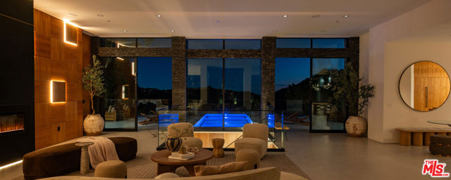 Image 58 of 72 For 12752 Mulholland Drive