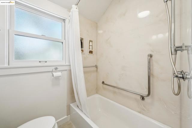 749 Mckinley Ave, Oakland CA: https://media.crmls.org/mediaz/d40a58d3-17dc-42b9-b7fb-7234ad62b7c6.jpg