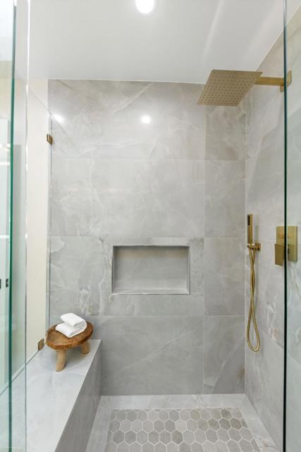 3845 East Lake Way, Redwood City CA: https://media.crmls.org/mediaz/d40a7318-7012-4015-ac8c-5926a3620b78.jpg