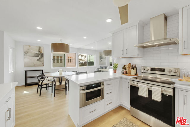 1010 Hammond Street, West Hollywood CA: https://media.crmls.org/mediaz/d40aaad2-9389-4d08-9864-d1374602fef5.jpg