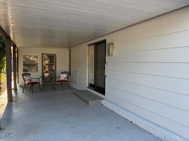 14 International Boulevard, Rancho Mirage CA: https://media.crmls.org/mediaz/d40ac578-18c3-4099-bbea-fcfcc327b9a0.jpg
