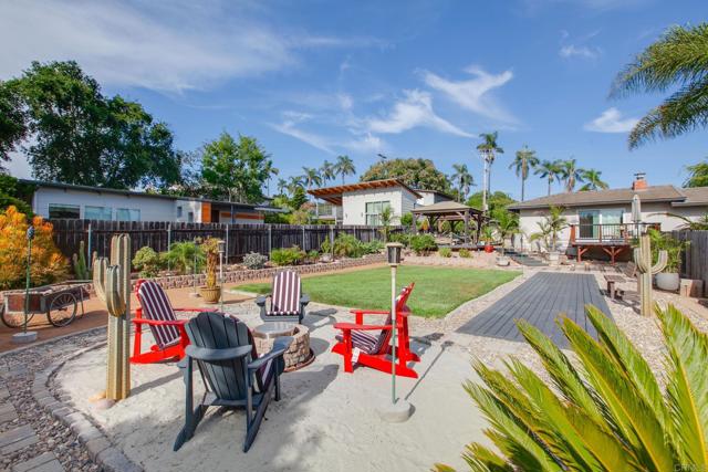 Detail Gallery Image 9 of 56 For 2392 Fire Mountain Dr, Oceanside,  CA 92054 - 2 Beds | 2 Baths