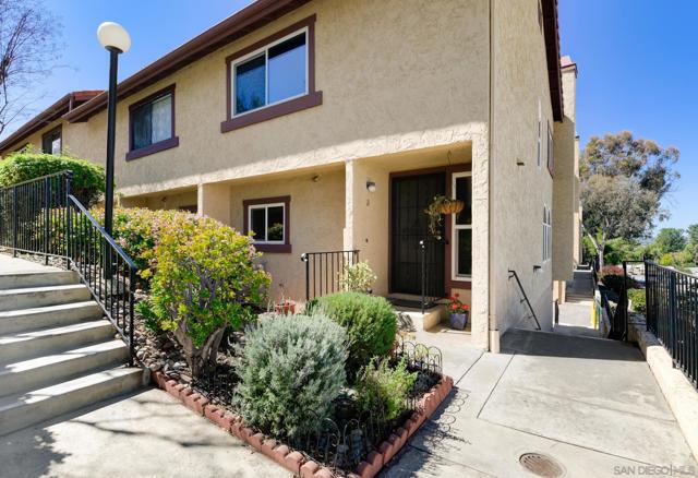 10790 Riderwood Ter, Santee CA: https://media.crmls.org/mediaz/d40bc439-7d53-47a2-9e89-b315d39ac27f.jpg