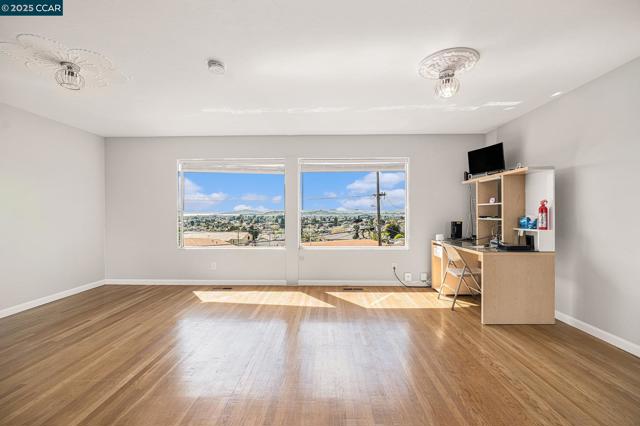 5955 Ralston Ave, Richmond CA: https://media.crmls.org/mediaz/d40da25f-e7a2-4d75-adb0-8d8bd1fe22d8.jpg