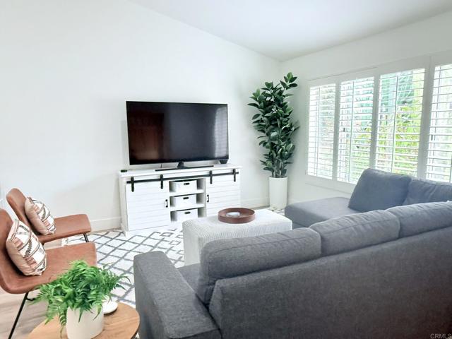 1642 Marbella Drive, Vista CA: https://media.crmls.org/mediaz/d40da723-8134-4237-bba3-d4f643b03689.jpg