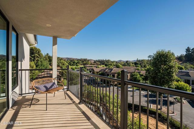 252 Capri Drive, Simi Valley CA: https://media.crmls.org/mediaz/d40e5fbf-dc04-4a77-b85d-0a6123f5dba4.jpg