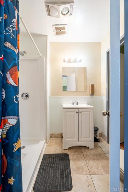 9780 Dunbar Ln Lane, El Cajon CA: https://media.crmls.org/mediaz/d40e74ed-8fe1-4cf0-b58a-37e9c7c30a9d.jpg