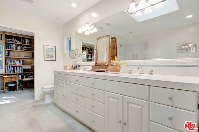 1519 Comstock Avenue, Los Angeles CA: https://media.crmls.org/mediaz/d40e870b-69cf-440b-abe9-b827c6be68fa.jpg