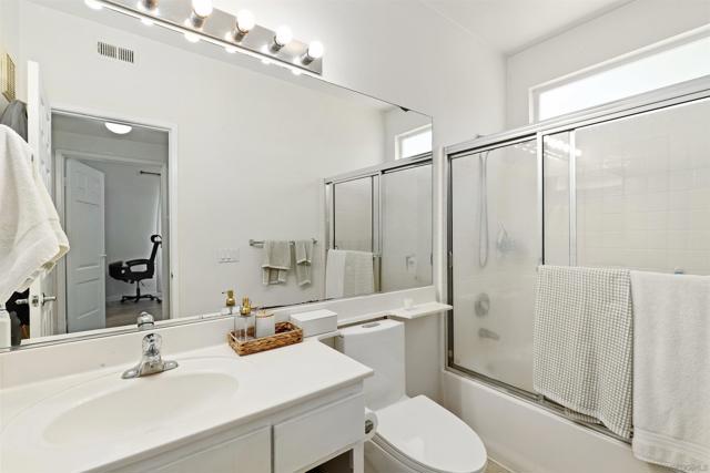 12364 Carmel Country Rd, San Diego CA: https://media.crmls.org/mediaz/d40e94a2-a514-4758-9da3-3418cb51493c.jpg