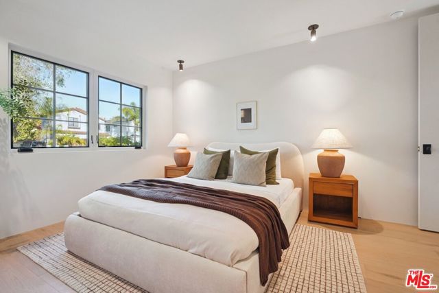 4539 Atoll Avenue, Sherman Oaks CA: https://media.crmls.org/mediaz/d40ea9b9-6e7a-4e32-b626-ef6621715ec9.jpg