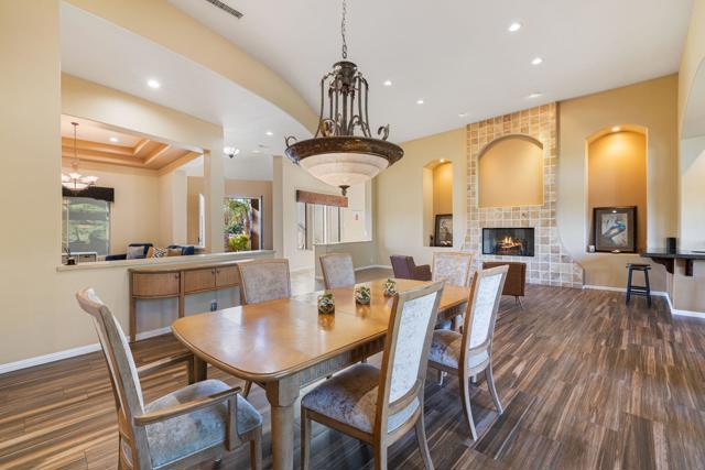 352 Crest Lake Drive, Palm Desert CA: https://media.crmls.org/mediaz/d40f269e-bf33-4b36-93f9-0292a47311b8.jpg