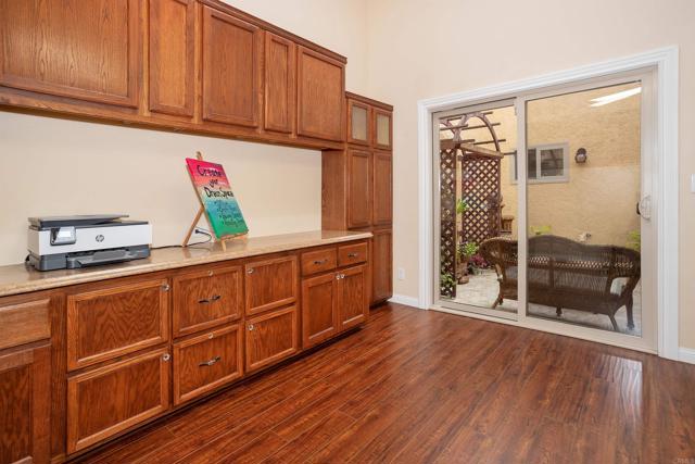 1564 Via Brisa Del Lago, San Marcos CA: https://media.crmls.org/mediaz/d40f3bb3-f931-4b6f-ba68-060682c6b5ed.jpg