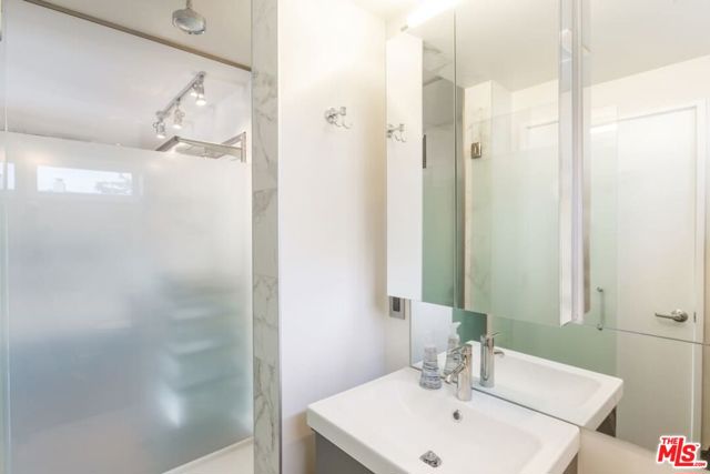 1344 Maltman Avenue, Los Angeles CA: https://media.crmls.org/mediaz/d40f74e6-bd13-4561-a132-dc550e3274af.jpg