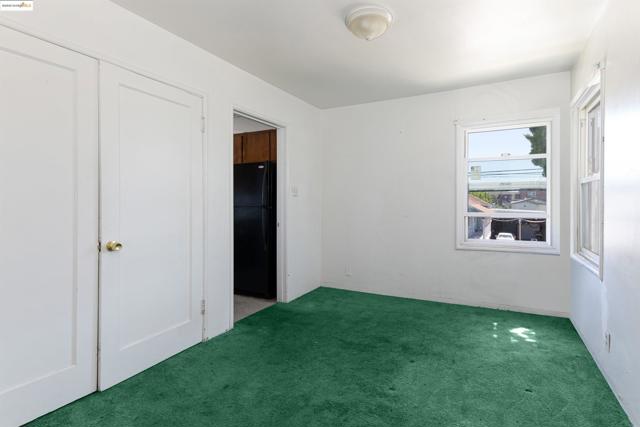 1427 65Th Ave, Oakland CA: https://media.crmls.org/mediaz/d4104709-3aa4-4f66-a43e-f91dc8589b52.jpg