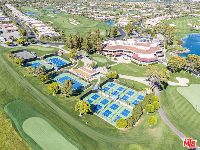 7 Churchill Lane, Rancho Mirage CA: https://media.crmls.org/mediaz/d4105d09-cb94-4086-ad44-eb202704841a.jpg