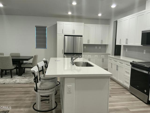 Detail Gallery Image 5 of 24 For 3311 Topaz Ln, Lancaster,  CA 93535 - 3 Beds | 2 Baths