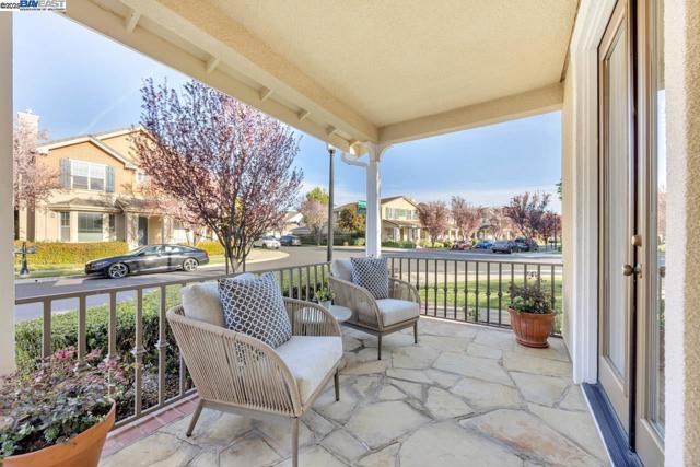1508 Whispering Oaks Way, Pleasanton CA: https://media.crmls.org/mediaz/d411128d-2fd7-4ea8-a878-e03b4f6c544c.jpg