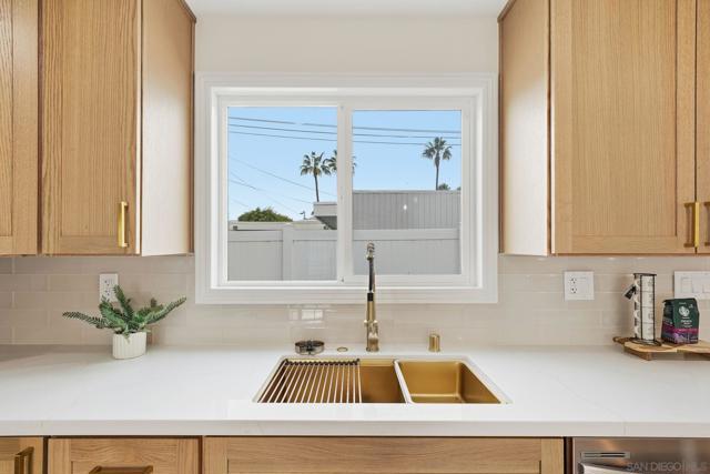 1224 Louden Ln, Imperial Beach CA: https://media.crmls.org/mediaz/d4112aa6-bd23-48d3-87f1-20374d58e695.jpg