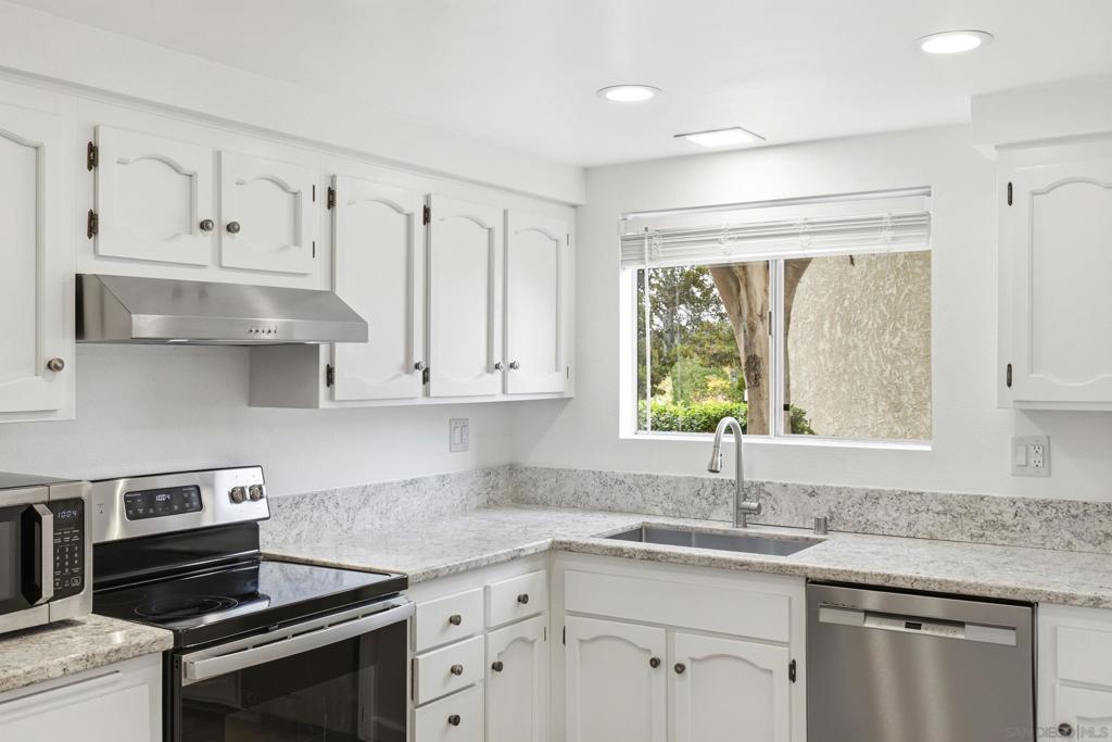 6675 Paseo Del Norte - photo 10