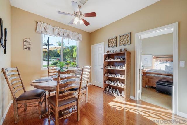 15397 Rock Creek Ln, El Cajon CA: https://media.crmls.org/mediaz/d4117c26-9797-4d19-acf0-c12e83d6359a.jpg