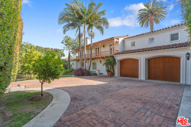 221 S Beverly Glen Boulevard, Los Angeles CA: https://media.crmls.org/mediaz/d41191e3-20b3-4342-8a6e-1c83b0405247.jpg