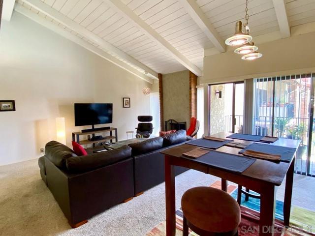 1905 Alga Rd, Carlsbad CA: https://media.crmls.org/mediaz/d411f889-22b4-433a-a2c1-e60b0c82e521.jpg