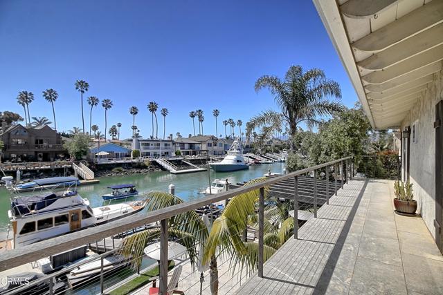 2965 Surfrider Avenue, Ventura CA: https://media.crmls.org/mediaz/d413185d-bac8-4ad1-bcbc-f787f16f16d0.jpg