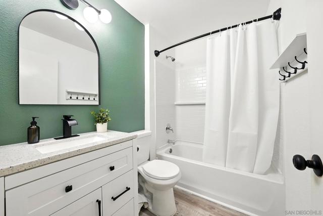 3930 60th Street, San Diego CA: https://media.crmls.org/mediaz/d4139a3e-546f-498b-be69-9c1662ac2e52.jpg