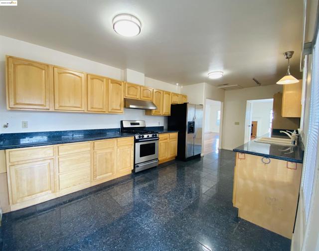 3540 Deer Hill Rd, Lafayette CA: https://media.crmls.org/mediaz/d413af2f-3bfc-4600-9c62-c01b612de78f.jpg