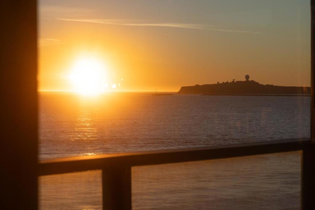 https://media.crmls.org/mediaz/d413dfee-d6b0-4564-b706-fc572e706373.jpg?preset=X-Large